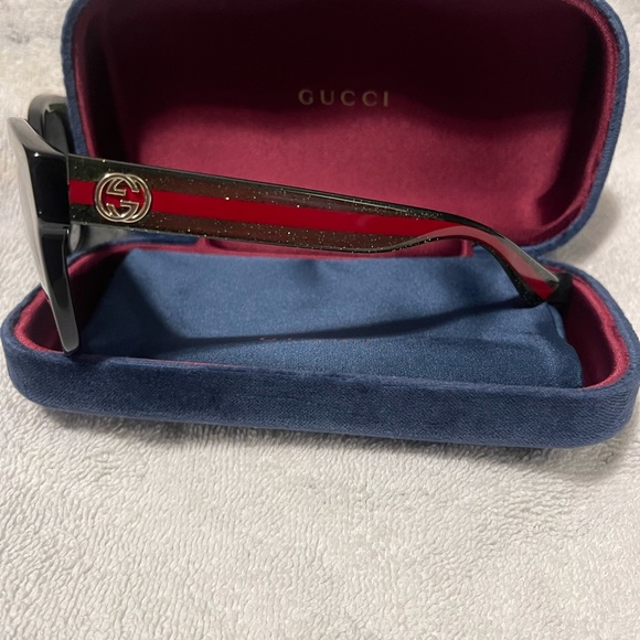 Gucci - Picture 4 of 4